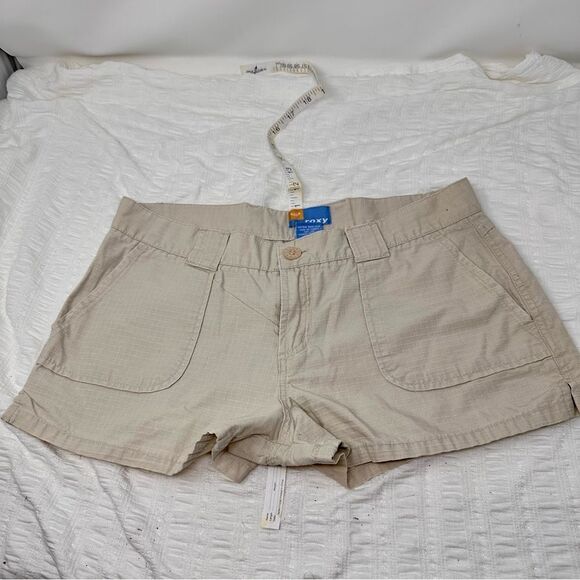 Roxy Pants - Roxy Khaki Shorts- Size 9